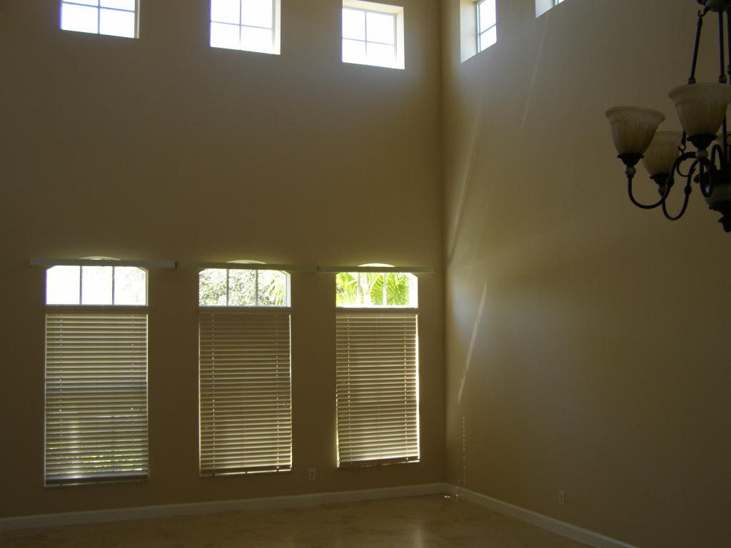 723 Southwest River Bend Circle Stuart, FL 34997 - Photo 10 of 39 Living room