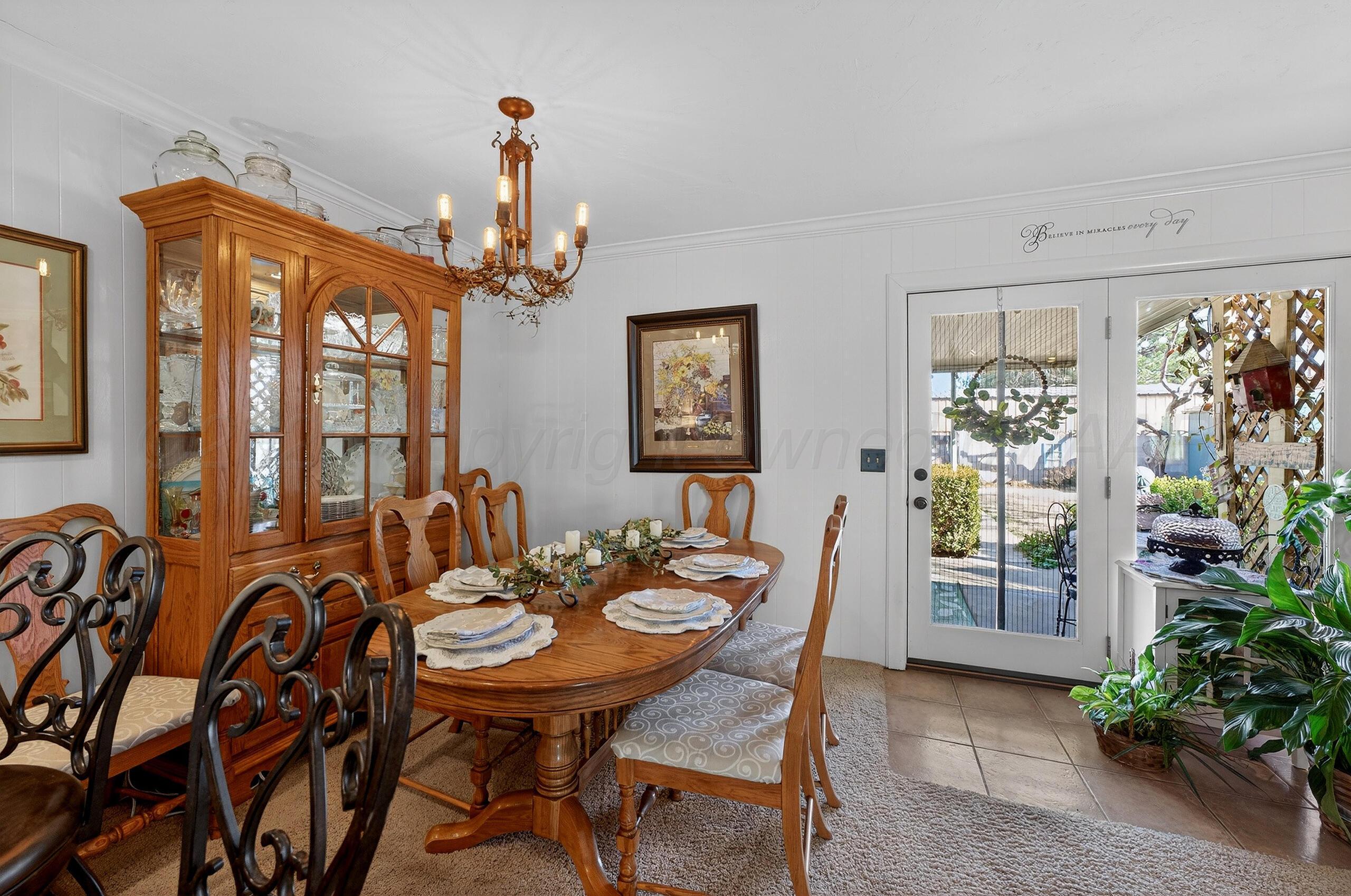 1007 Ave P Sunray, TX 79086 - Photo 14 of 42 Dinning area