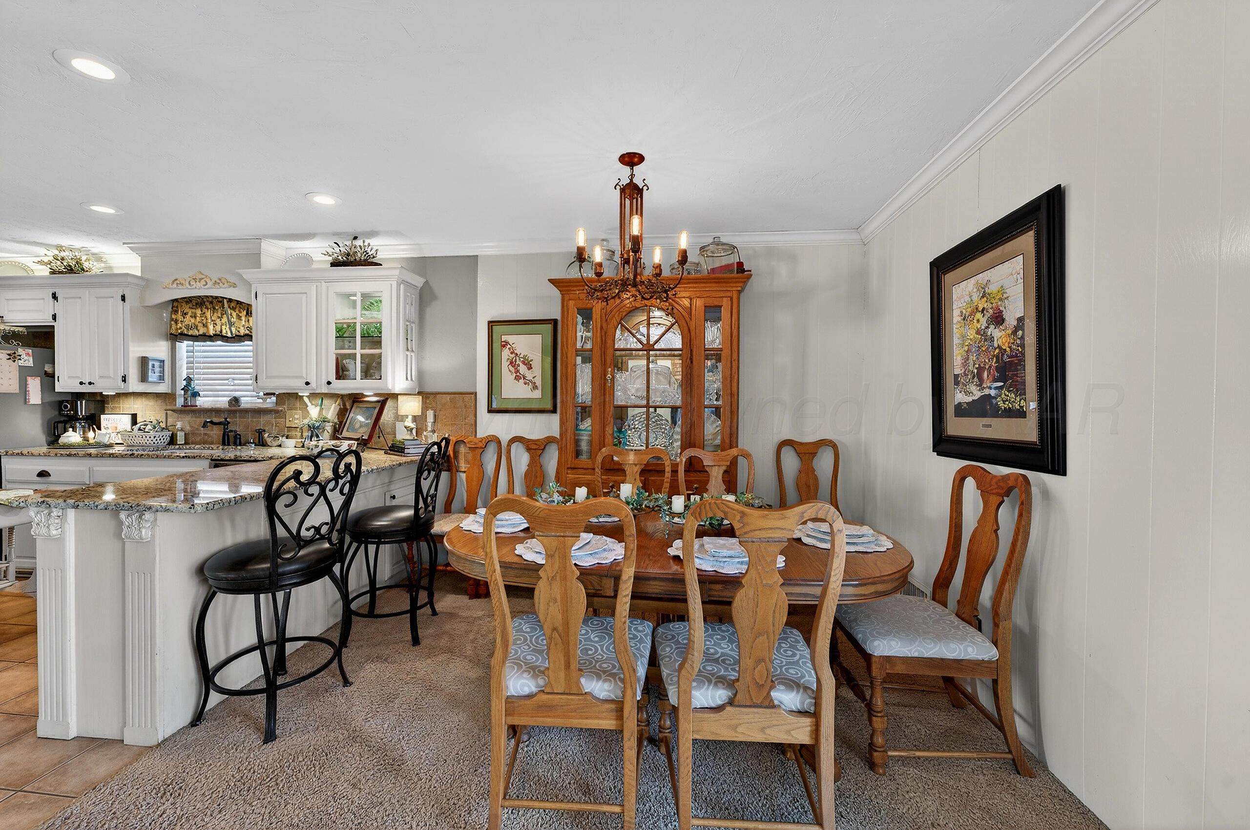 1007 Ave P Sunray, TX 79086 - Photo 16 of 42 Dinning Area