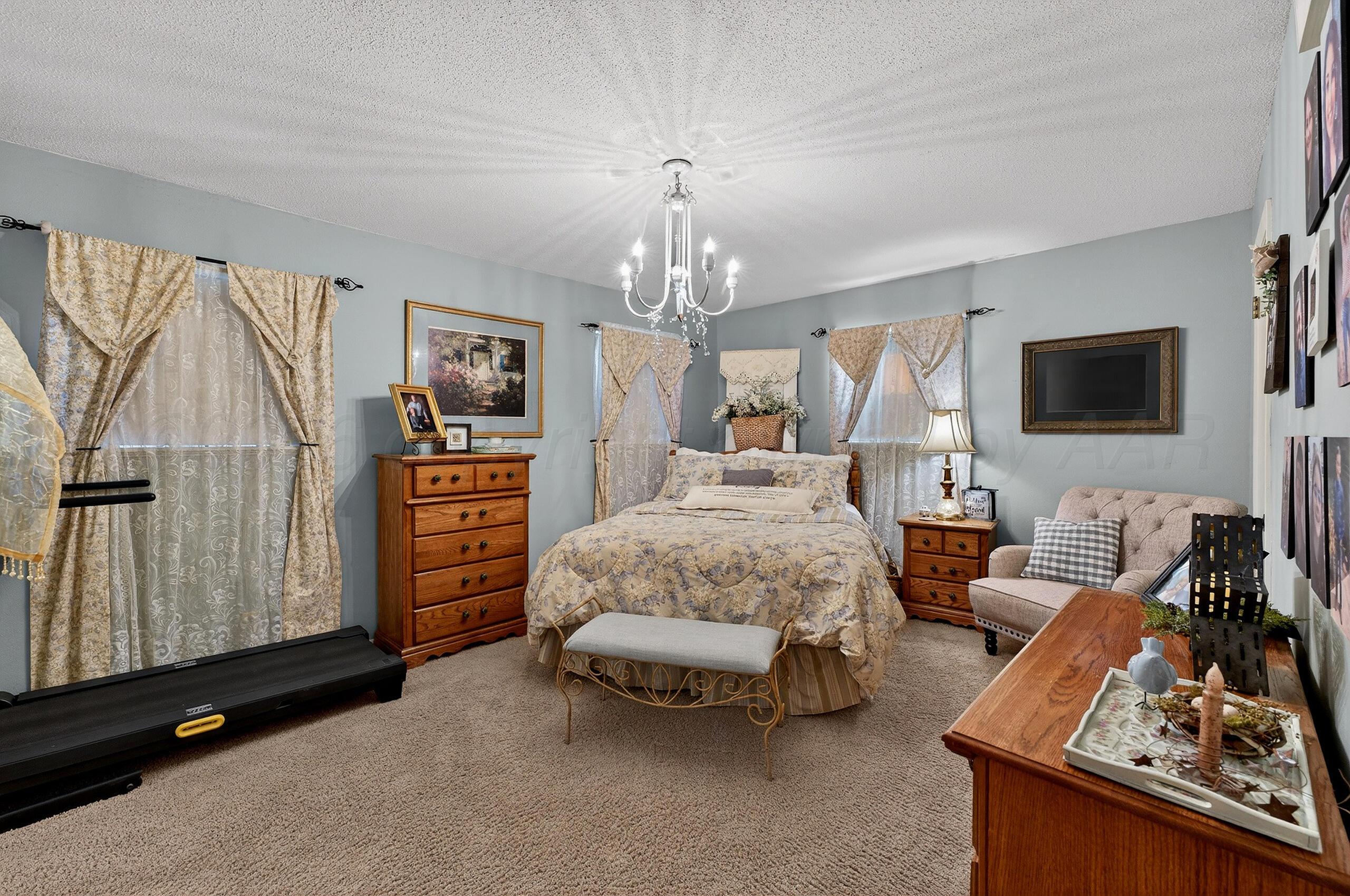 1007 Ave P Sunray, TX 79086 - Photo 17 of 42 Primary Bedroom