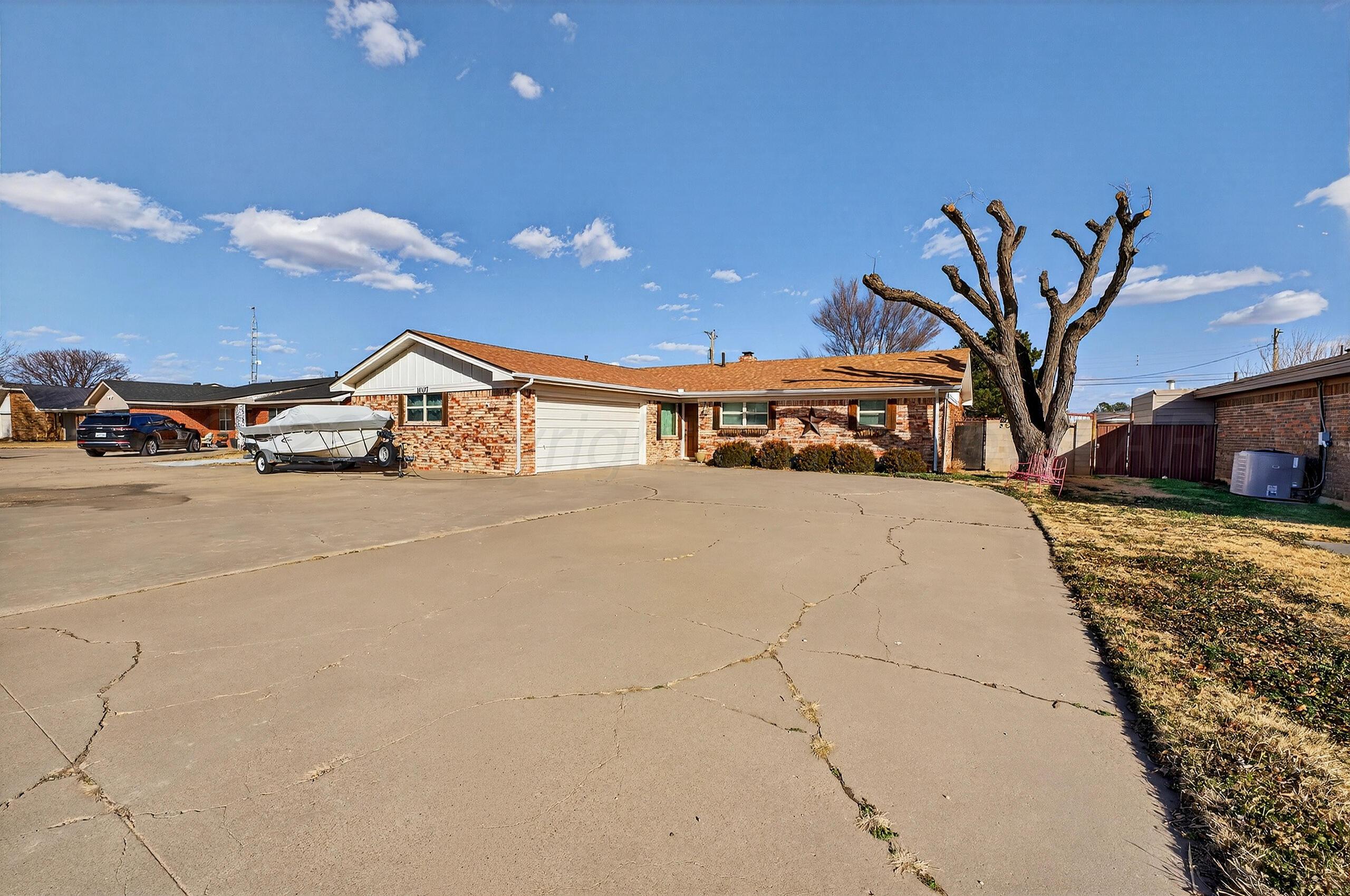 1007 Ave P Sunray, TX 79086 - Photo 2 of 42 front