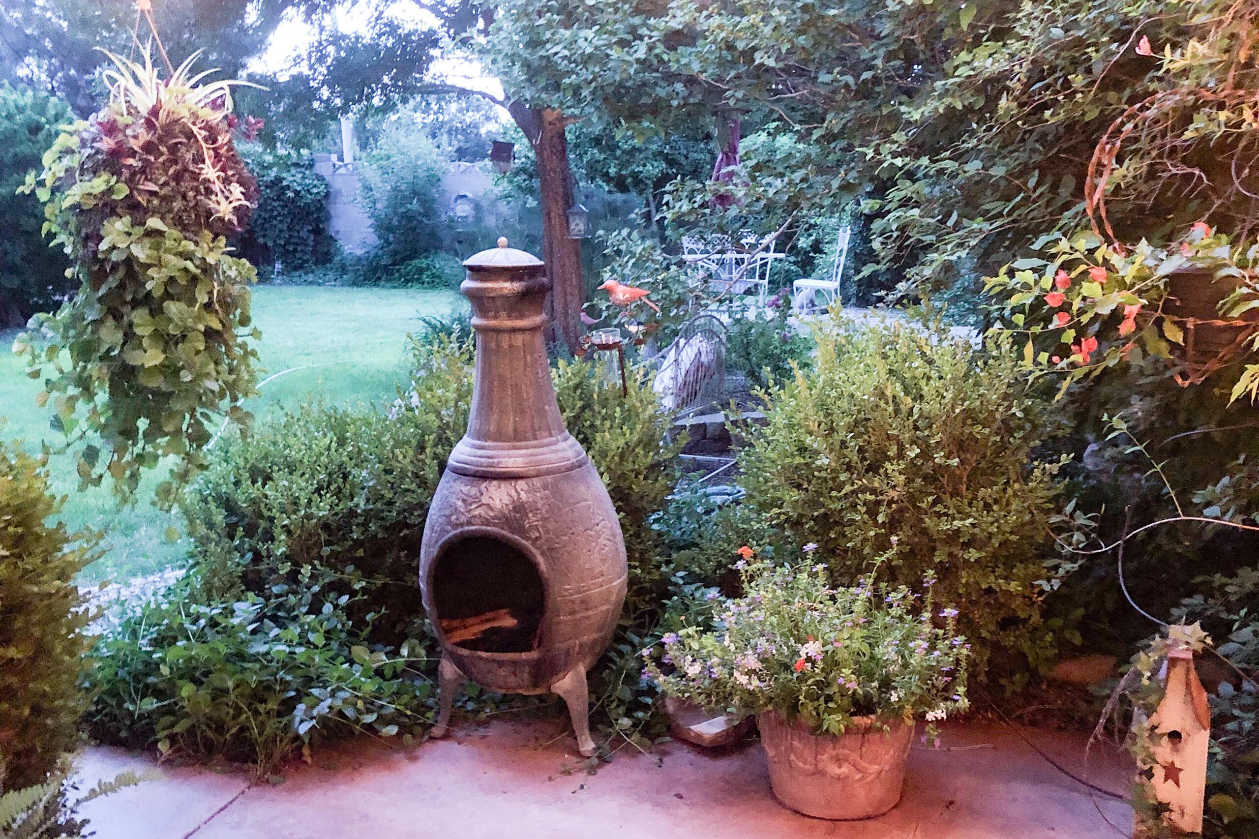 1007 Ave P Sunray, TX 79086 - Photo 42 of 42 Summer Patio