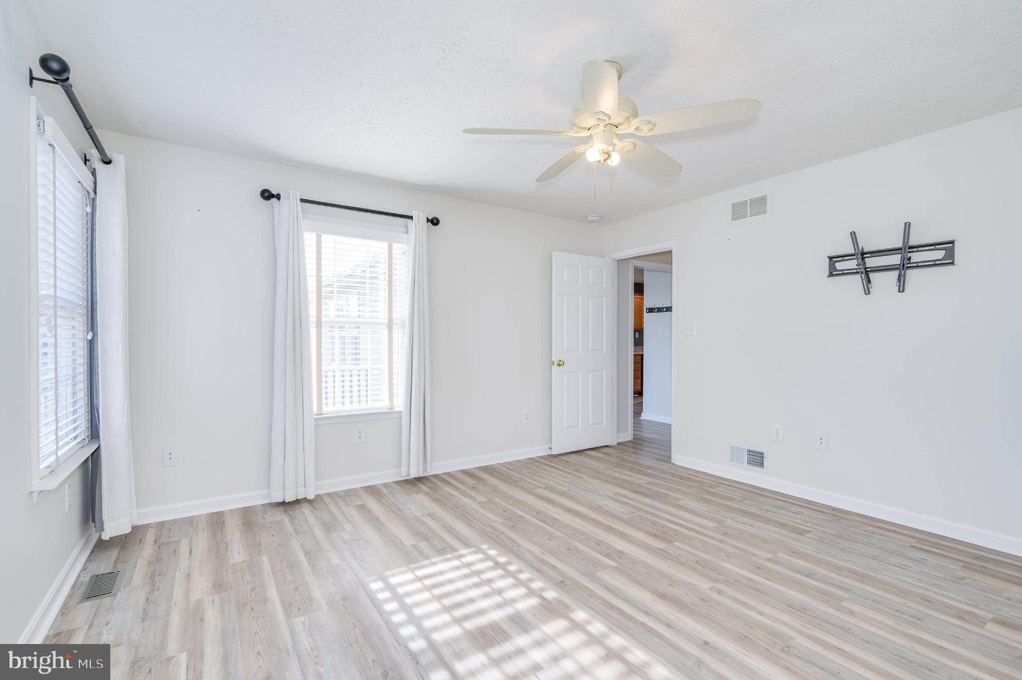 490 Renaissance Drive Martinsburg, WV 25403 - Photo 23 of 73 Bright and airy space with natural light.