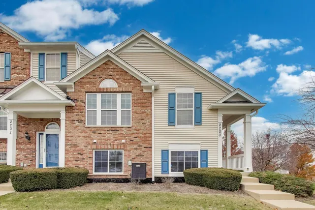 $310,000 | 2200 Neubauer Circle, Lindenhurst, IL 60046