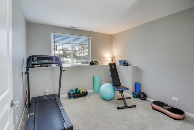 $310,000 | 2200 Neubauer Circle, Lindenhurst, IL 60046