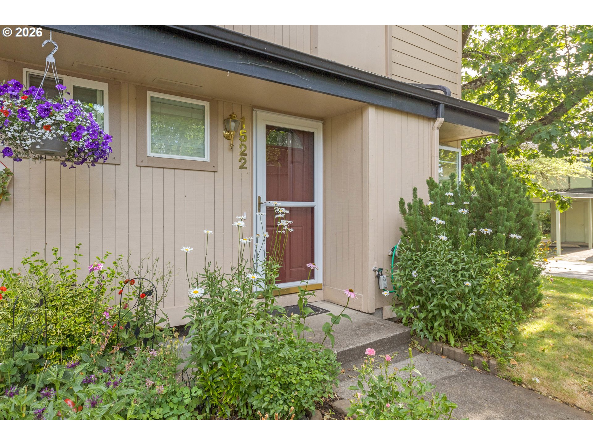 1522 Fetters Loop Eugene, OR 97402 - Photo 2 of 31