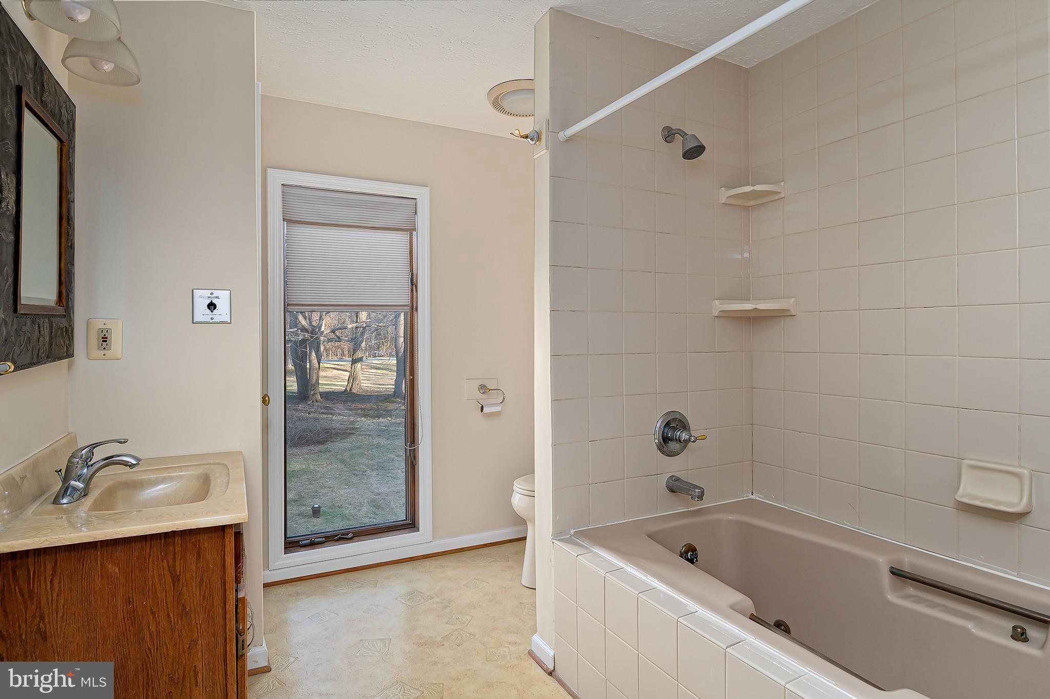1152 Bacon Ridge Road Crownsville, MD 21032 - Photo 35 of 71 Bathroom 2