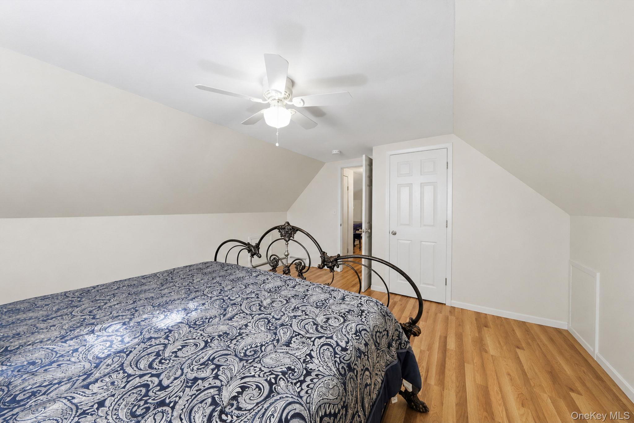 454 Hawkins Road Selden, NY 11784 - Photo 29 of 37