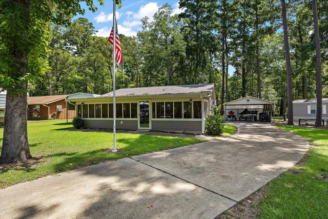 $195,000 | 460 Timberlane Loop, Hemphill, TX 75948