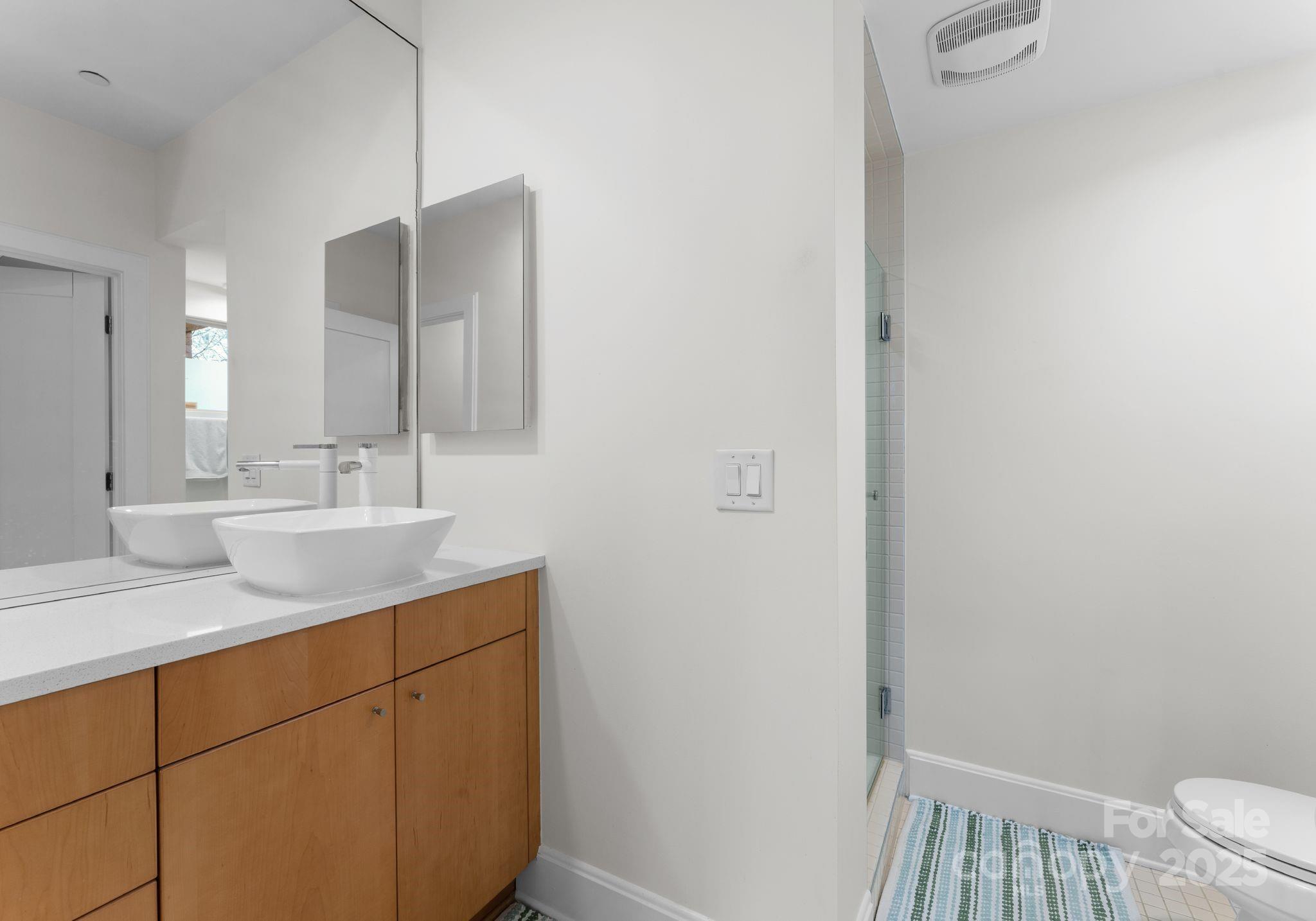420 Queens Road, Unit 6 Charlotte, NC 28207 - Photo 14 of 24 Gallery Image 14