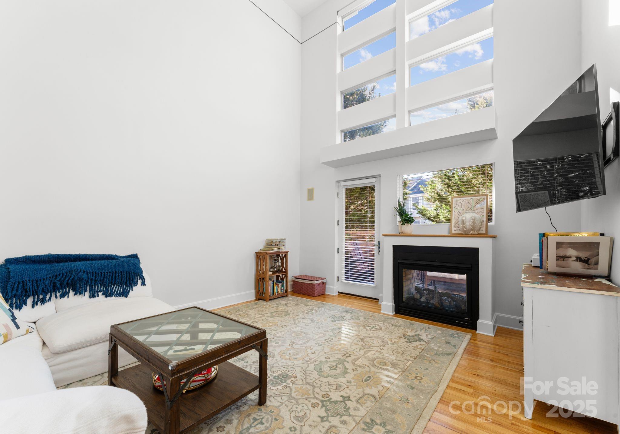 420 Queens Road, Unit 6 Charlotte, NC 28207 - Photo 4 of 24 Gallery Image 4
