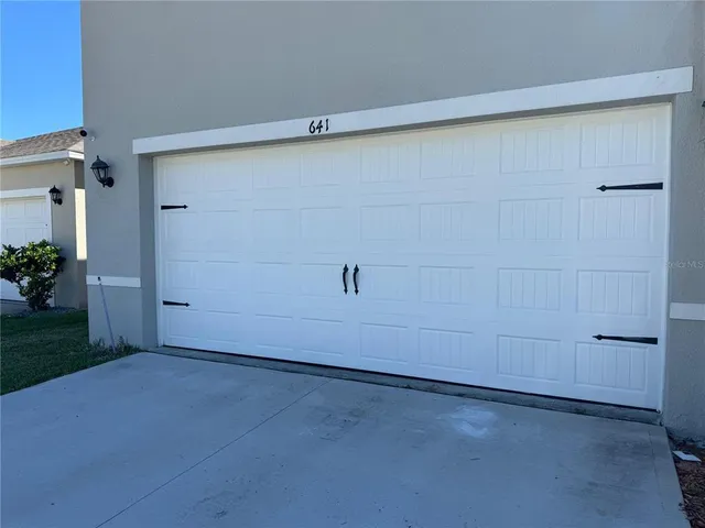 a view of a garage