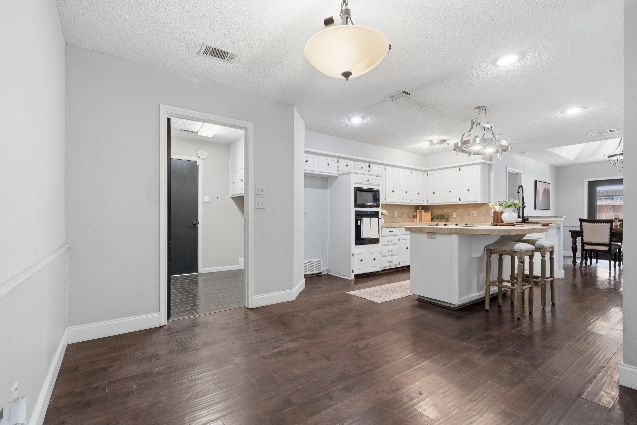 3208 59th Street Lubbock, TX 79413 - Photo 16 of 37 IMG_8787