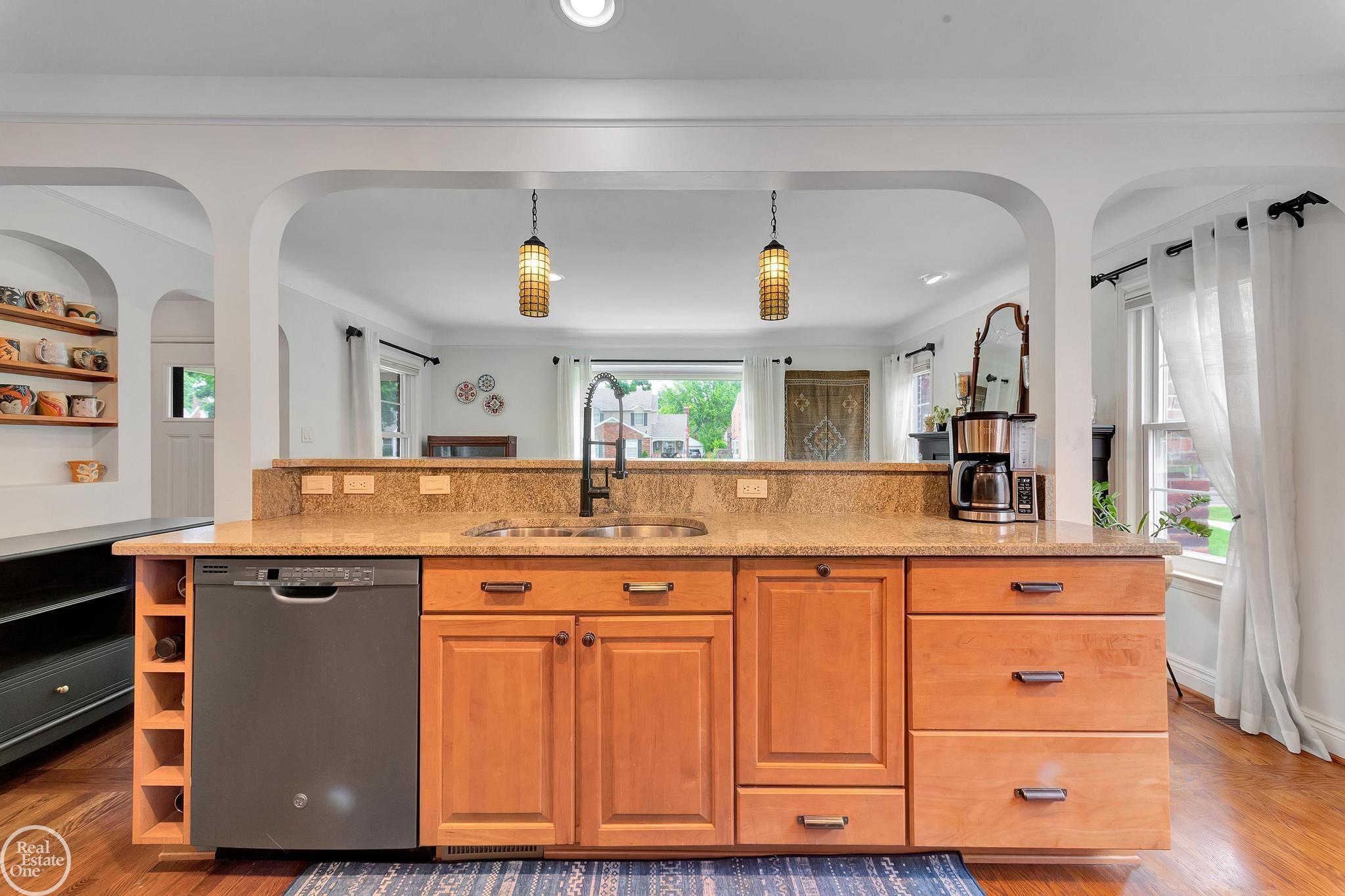 951 Hampton Road Grosse Pointe, MI 48236 - Photo 16 of 85 50147430-781d430f-4d78-47f6-a4da-78eb6debc56b.JPG