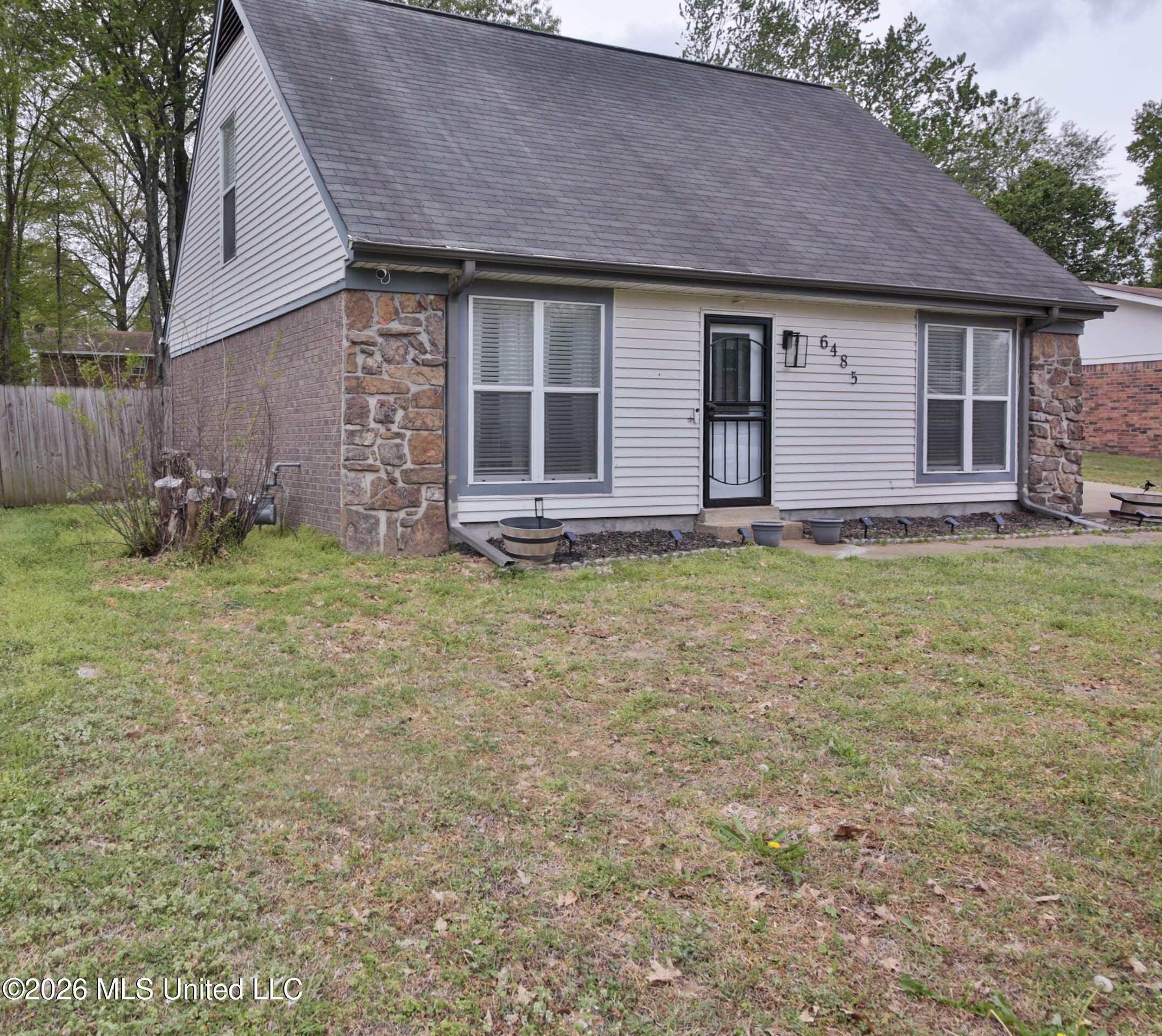 6485 Yorkshire Road Horn Lake, MS 38637 - Photo 3 of 30 _MG_9673