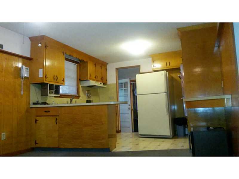 14 Lydia Road Coventry, RI 02816 - Photo 3 of 13 Kitchen. COMFORTABLE KITCHEN!
