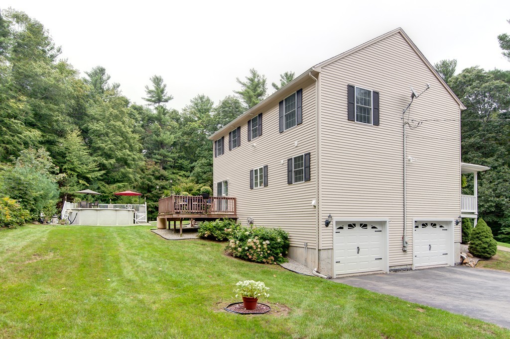 6 Vinton Road Sturbridge, MA 01566 - Photo 3 of 20 a front view of house with yard