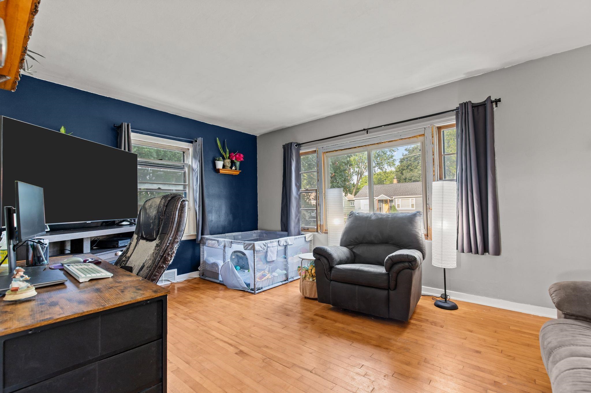 1526 Rugby Street Oshkosh, WI 54902 - Photo 6 of 27 Gallery Image 6