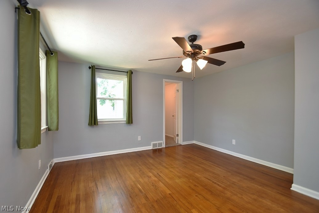 2496 Ashurst Road University Heights, OH 44118 - Photo 17 of 35