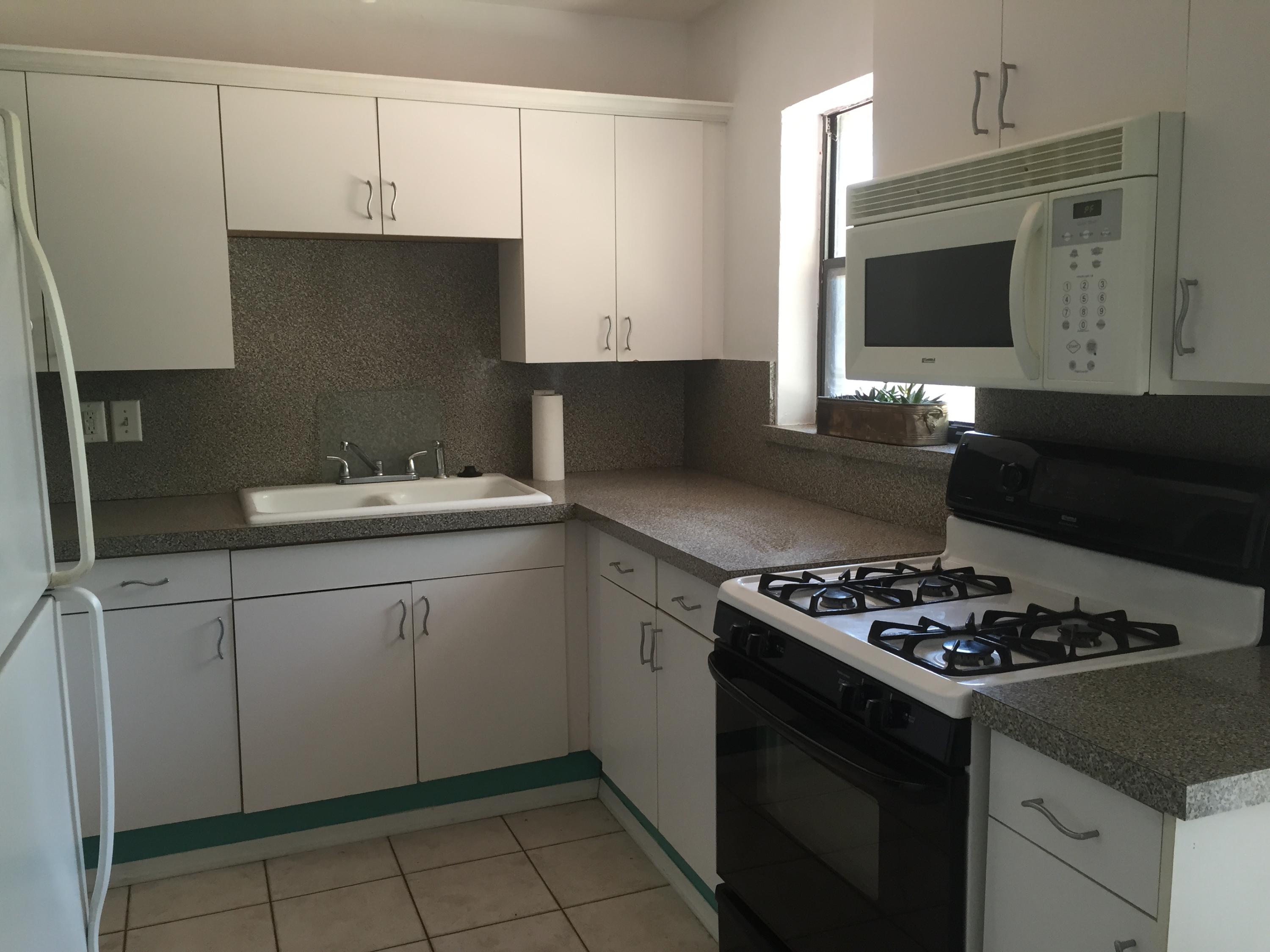 298 Lancaster Street Boca Raton, FL 33487 - Photo 2 of 20 kitchen