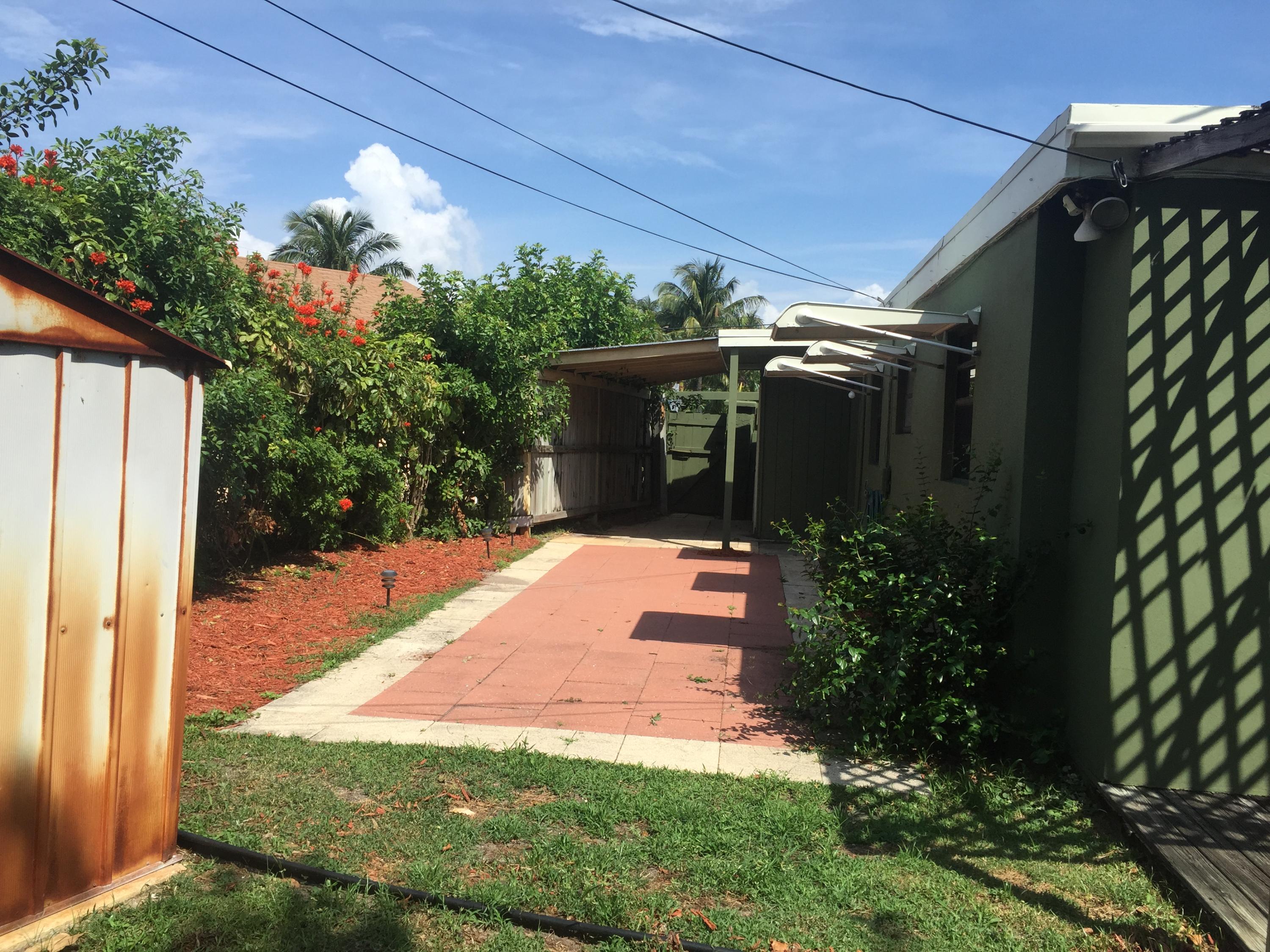 298 Lancaster Street Boca Raton, FL 33487 - Photo 7 of 20 patio