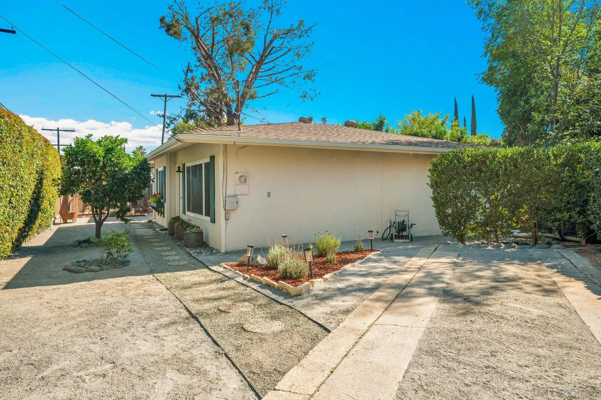 917 Chestnut Street Escondido, CA 92025 - Photo 2 of 45