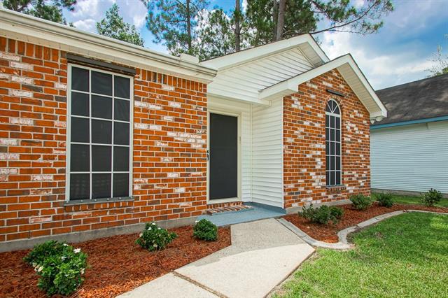 344 East Suncrest Loop Slidell, LA 70458 - Photo 4 of 27