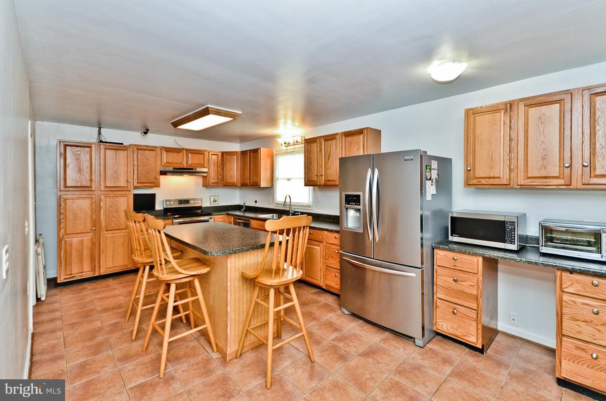 16300 Dorset Road Laurel, MD 20707 - Photo 8 of 30 Dining Room