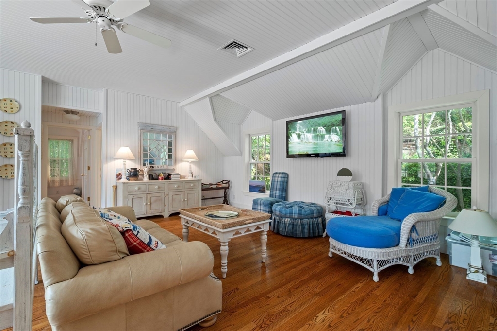 17 Crowninshield Road Marblehead, MA 01945 - Photo 33 of 42