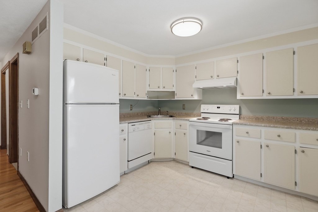 15 Meetinghouse Road, Unit 15 Acton, MA 01720 - Photo 8 of 35