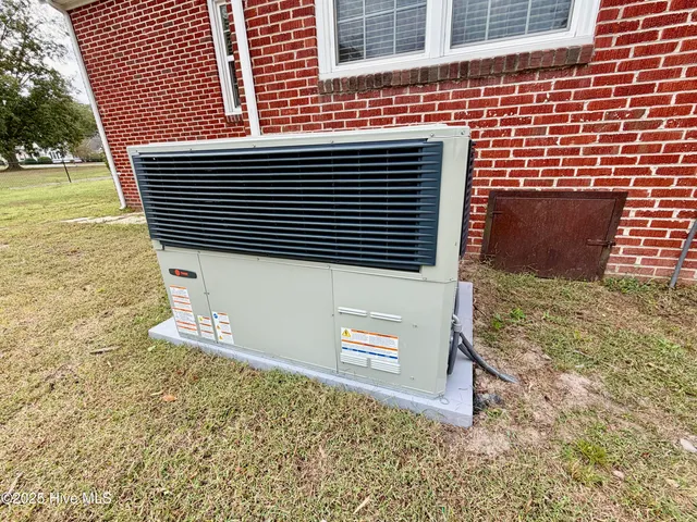 $279,999 | 406 North Caswell Street, La Grange, NC 28551