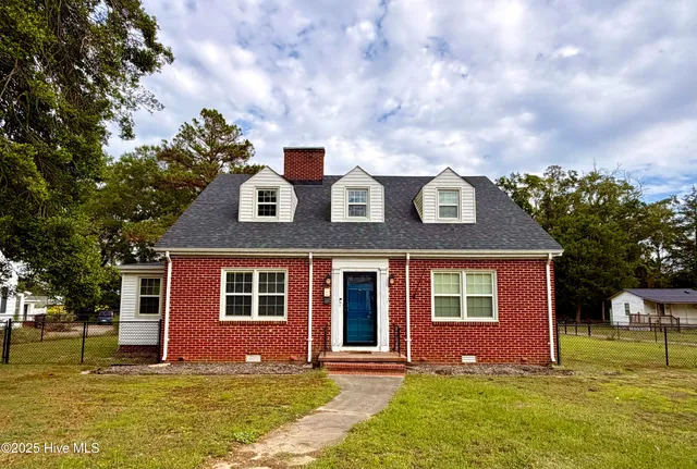 $279,999 | 406 North Caswell Street, La Grange, NC 28551