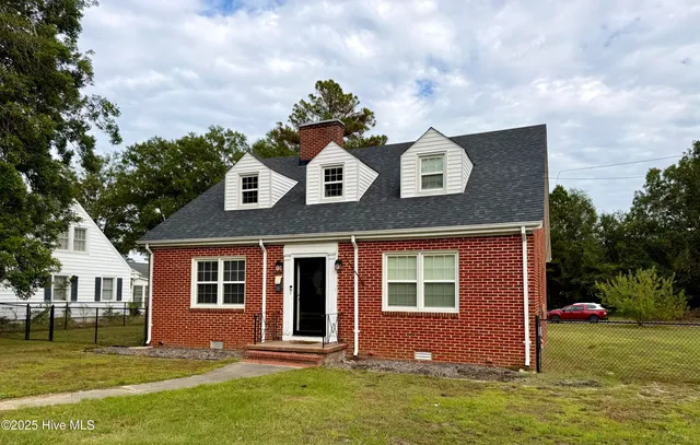 $279,999 | 406 North Caswell Street, La Grange, NC 28551