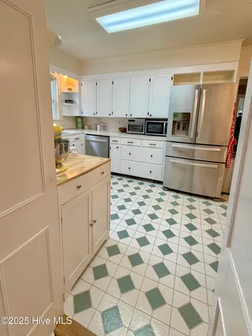 $279,999 | 406 North Caswell Street, La Grange, NC 28551