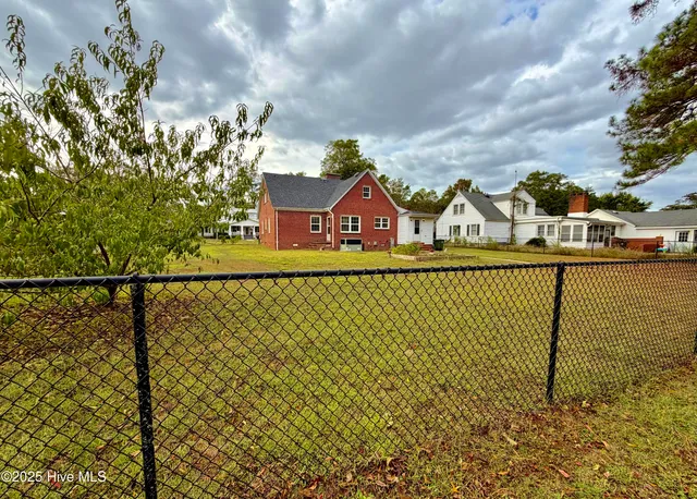 $279,999 | 406 North Caswell Street, La Grange, NC 28551