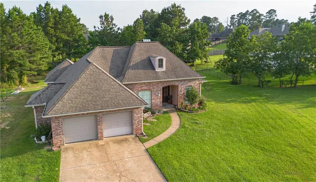 $353,900 | 154 Woodlake Drive, Pineville, LA 71360