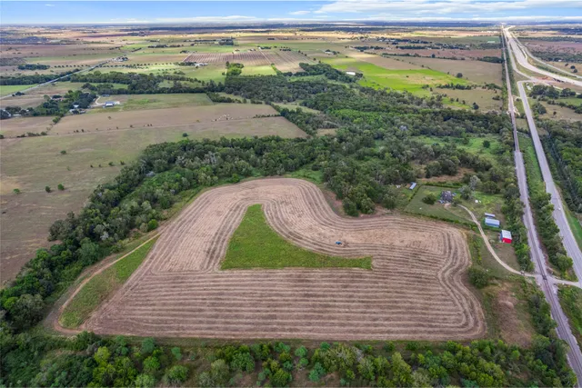 an aerial view of a yard