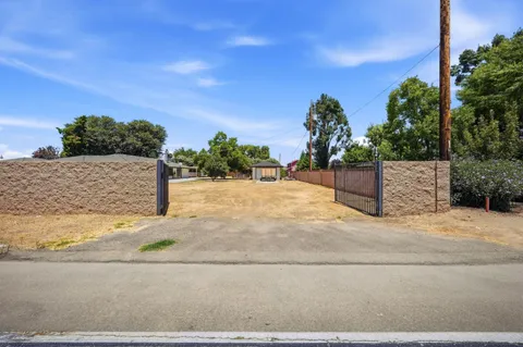 $599,999 | 2520 North Temperance Avenue, Fresno, CA 93737
