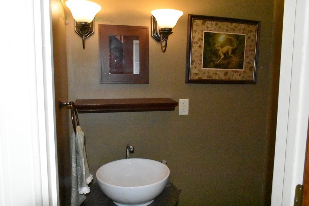 212 Raymond Road, Unit A Nottingham, NH 03290 - Photo 13 of 41