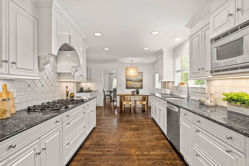 142 Beverly Road Brookline, MA 02467 - Photo 13 of 28
