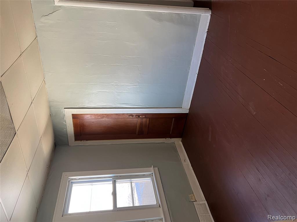 936 Stocker Avenue Flint, MI 48503 - Photo 5 of 15