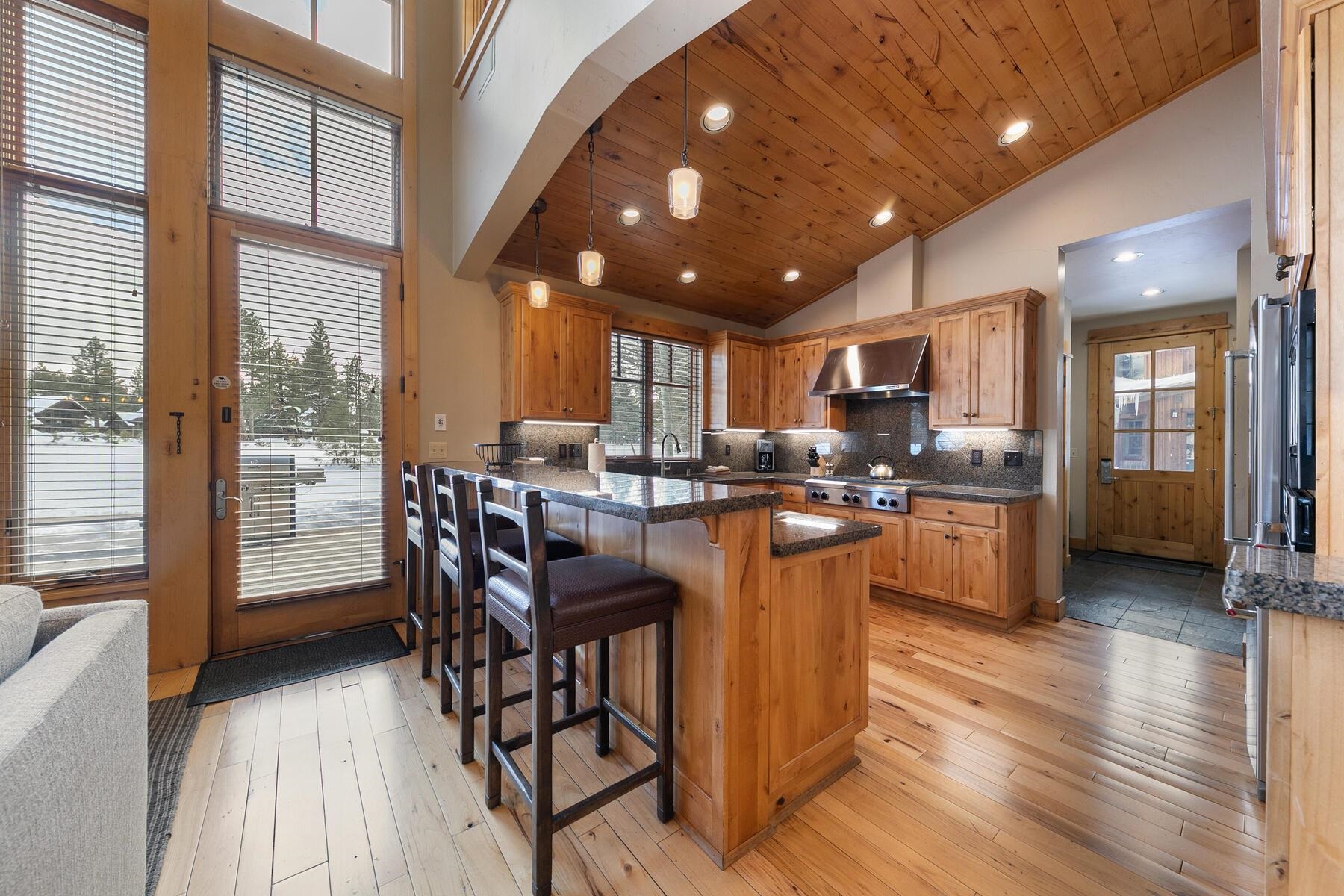 12339 Lookout Loop, Unit F0638 Truckee, CA 96161 - Photo 3 of 27