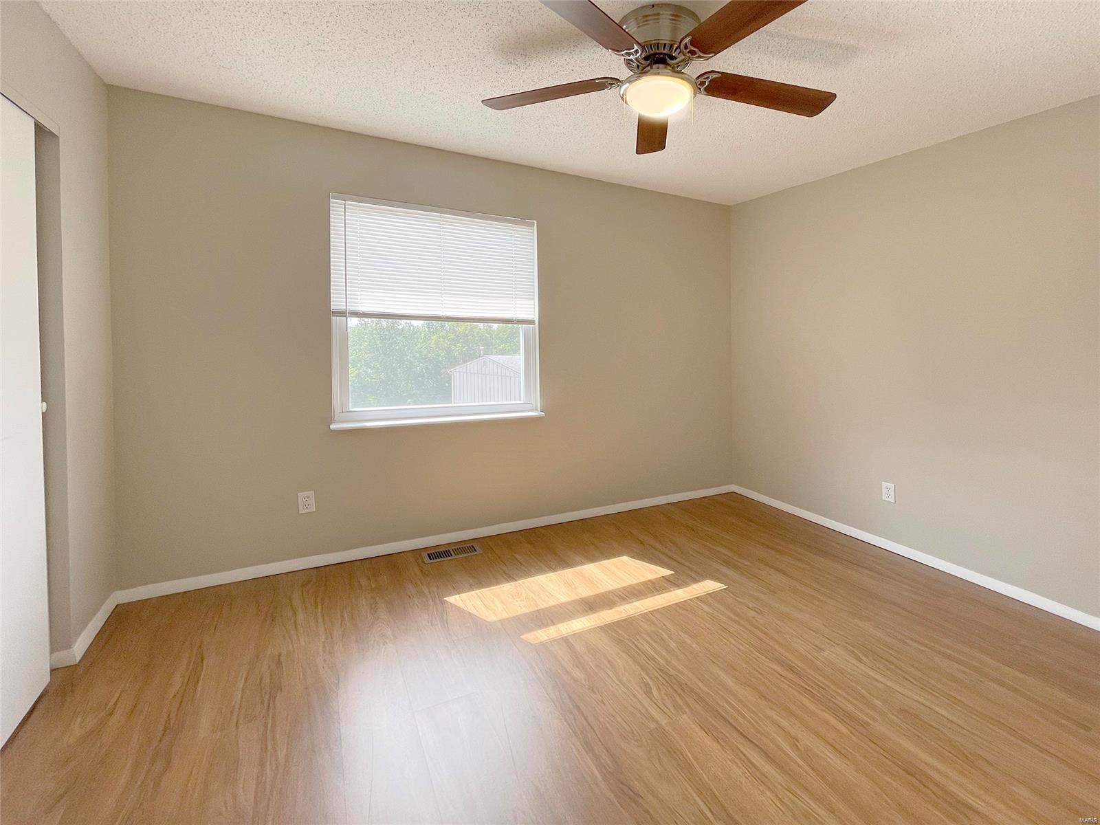 2423 Hiddencrest Lane Ballwin, MO 63021 - Photo 14 of 23