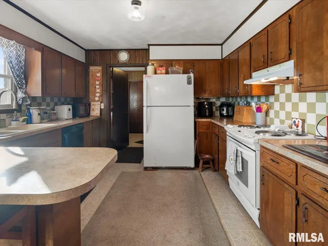 $285,000 | 205 West Boundary Road, Creal Springs, IL 62922