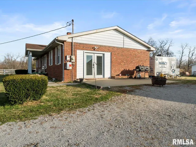 $285,000 | 205 West Boundary Road, Creal Springs, IL 62922