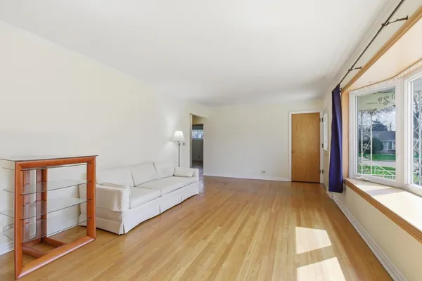 $350,000 | 700 Ford Avenue, Elgin, IL 60120
