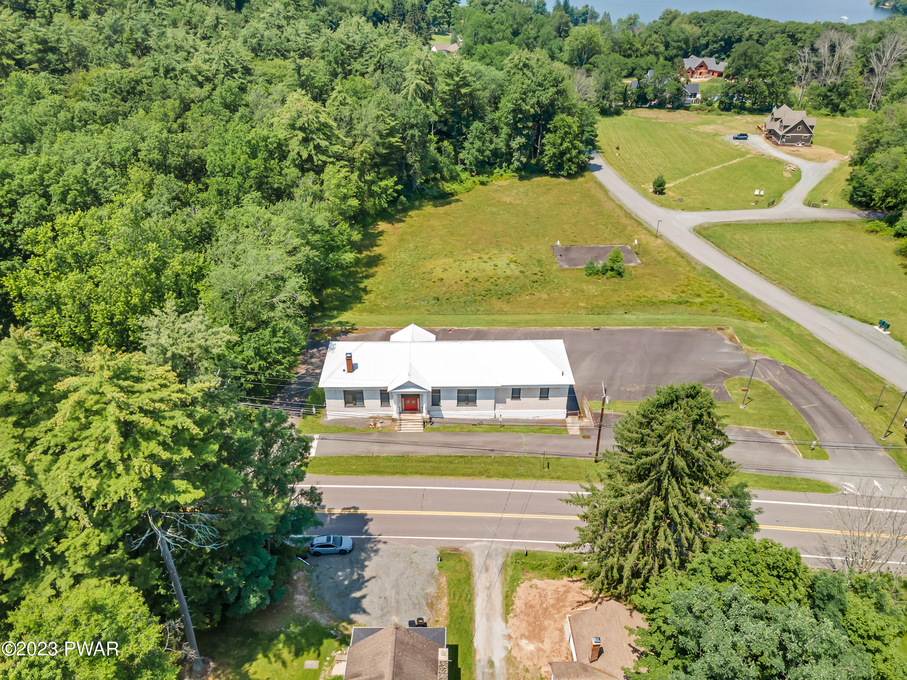 545 Rt 507 Paupack, PA 18451 - Photo 6 of 51
