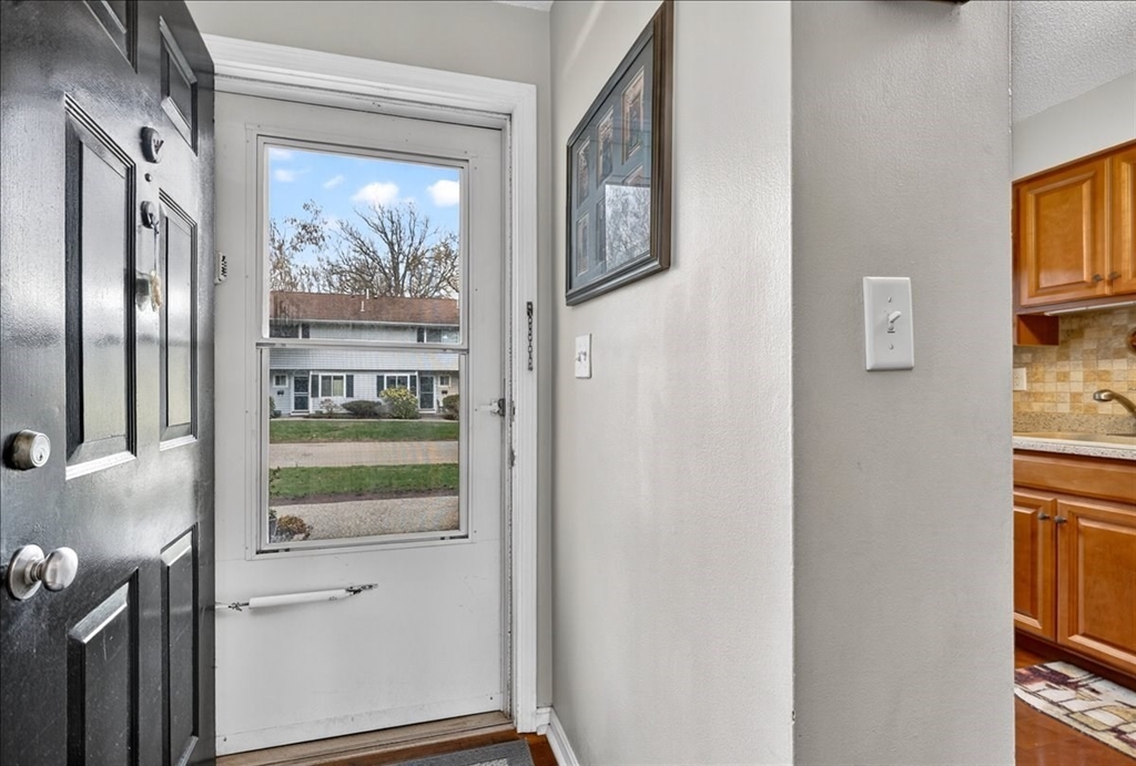 18 Beal's Cove Road, Unit F Hingham, MA 02043 - Photo 2 of 27
