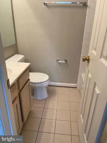 an empty room with closet