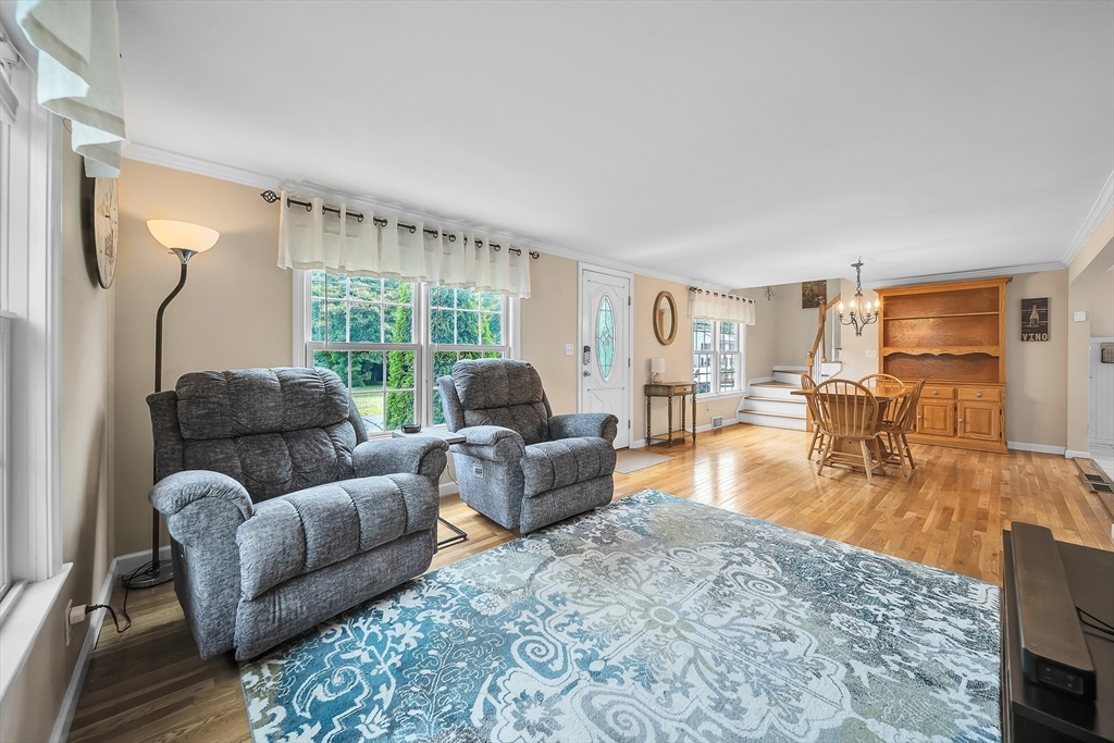 51 Barrington Road Longmeadow, MA 01106 - Photo 5 of 36